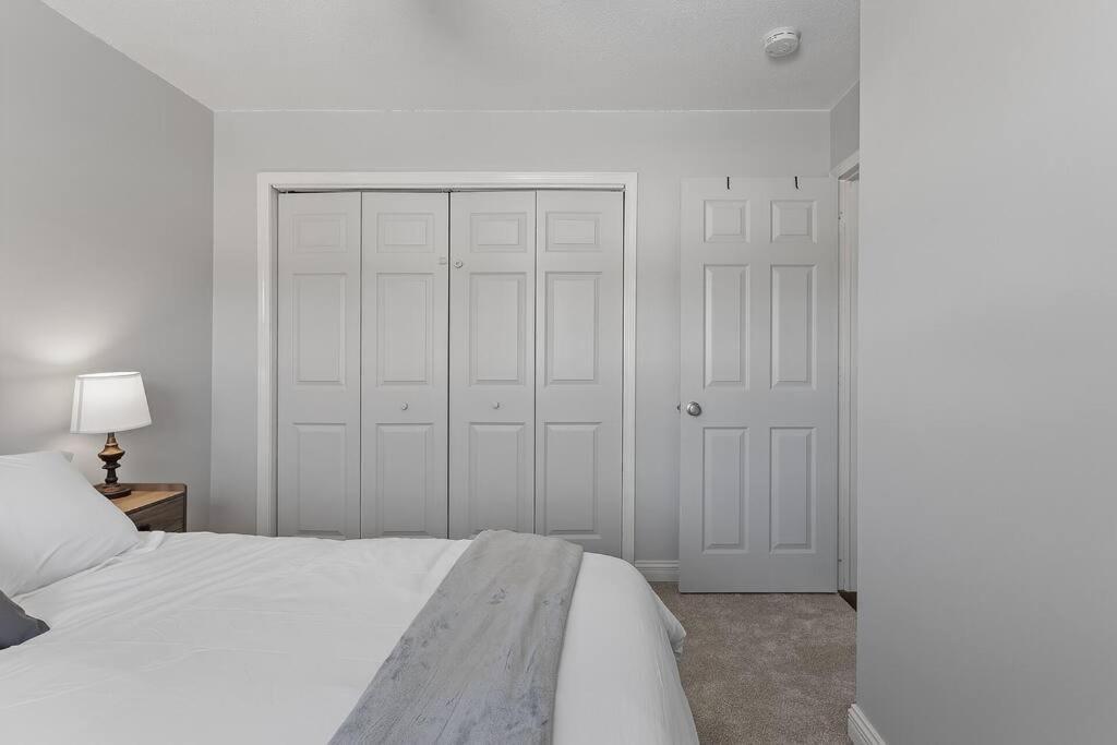 Tranquil 2br Ne Mpls - 8073 4